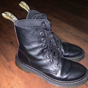 Dr Marten combat boot